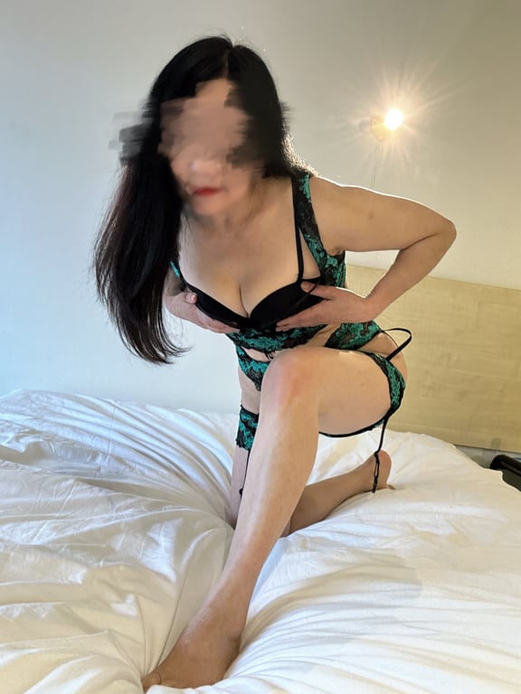 Profile of Kiki, 24 year old Asian-Other from Napier, Central North Island Escort